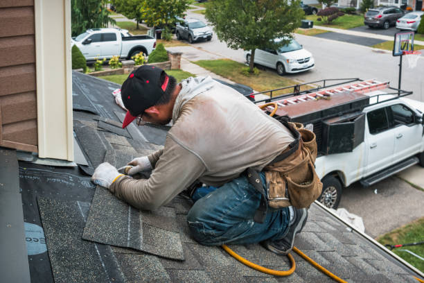Professional Emergency Roof Repair technician working in Ridgefield, NJ